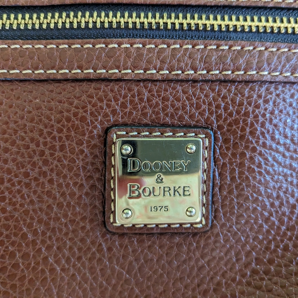 Gorgeous, lightly pebbled, Dooney and Bourke, brown leather Crossbody